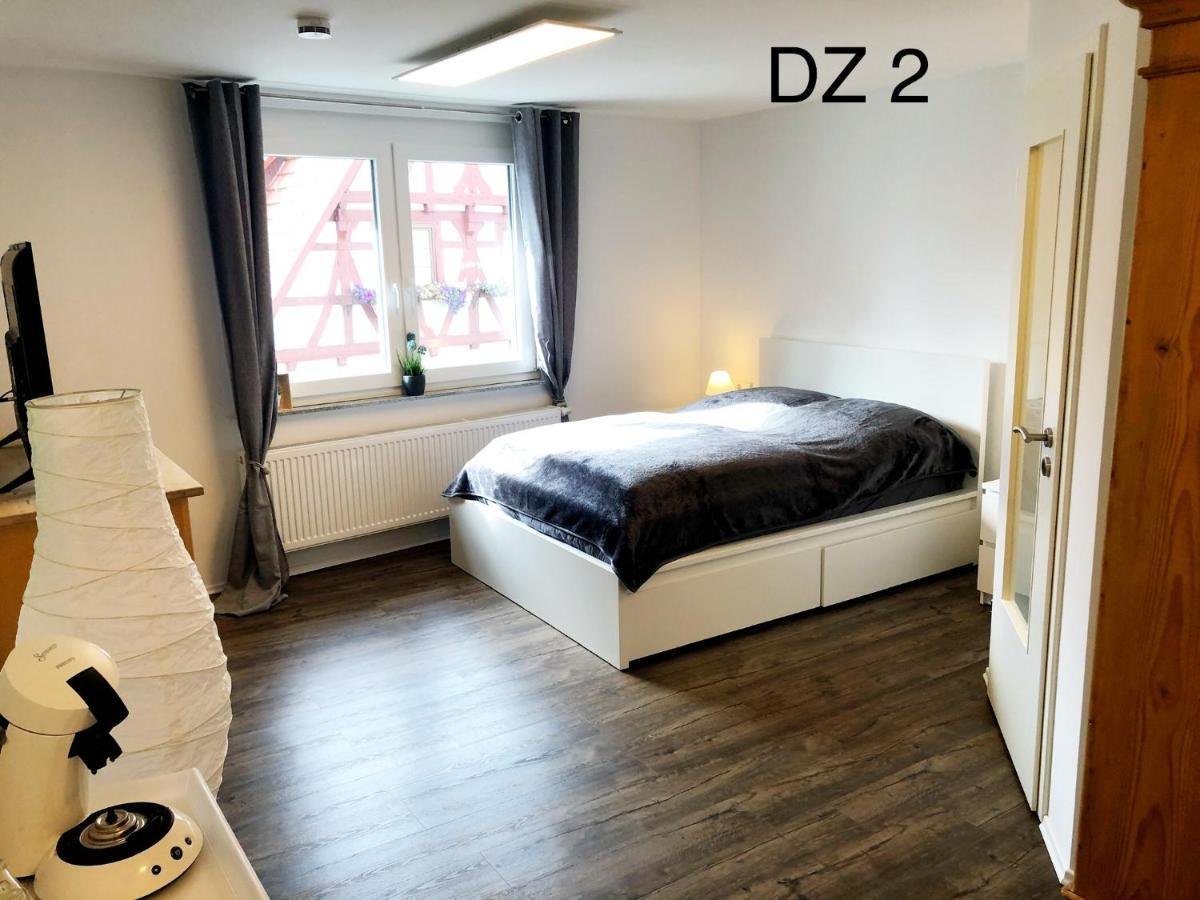 Lisas Gaestehaus Neckartenzlingen Exterior foto